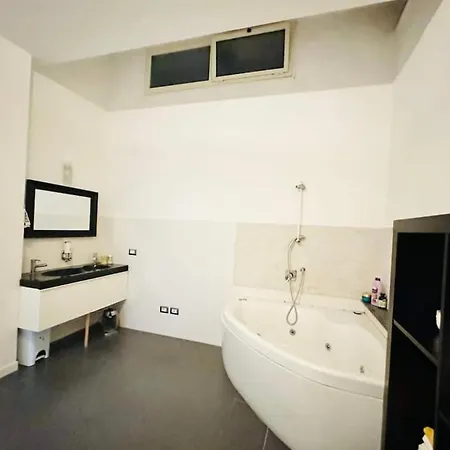 15 Minutes From Downtown